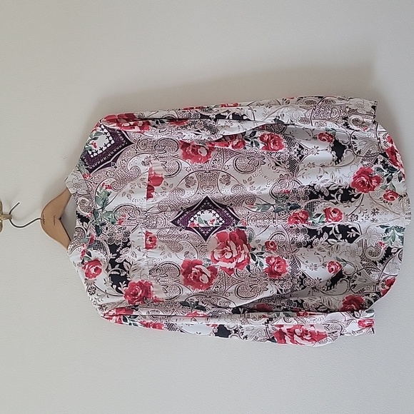 Chico's Silky Soft Paisley Floral Button Down Shirt Size Large/12 - Picture 8 of 8